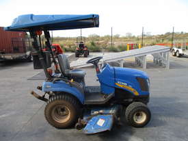 New Holland Compact Tractor - Boomer 1025 - picture1' - Click to enlarge