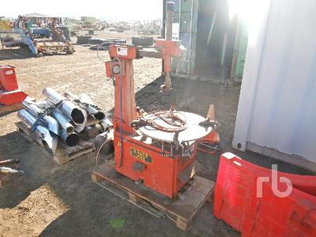Used 2001 MONDOLFO FERRO MONDOLFO FERRO AS922 Tire Changer Tyre Changer
