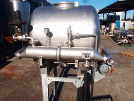 Stainless Steel Storage Tank (Horizontal), Capacity: 1,200Lt - picture2' - Click to enlarge