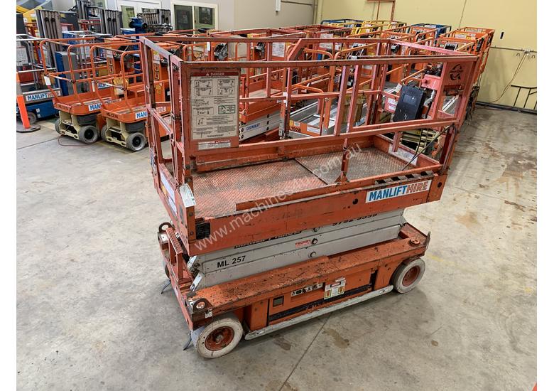 Used 2001 snorkel SL25 Scissor Lift in , Listed on Machines4u