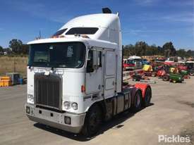 2004 Kenworth K104 - picture2' - Click to enlarge