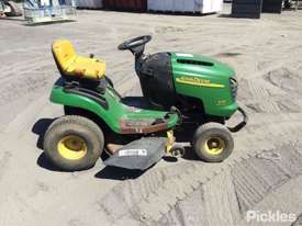 2003 John Deere L110 - picture1' - Click to enlarge
