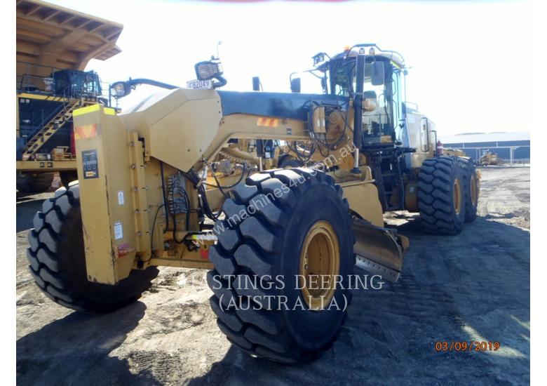 caption CATERPILLAR 16M Mining Motor Grader