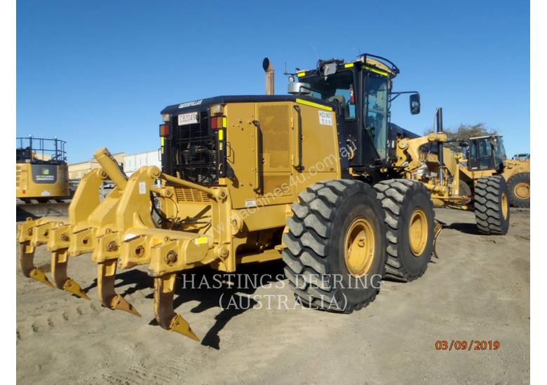 caption CATERPILLAR 16M Mining Motor Grader