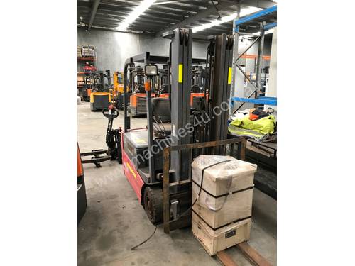 1.8T 3 Wheel Battery Electric Forklift