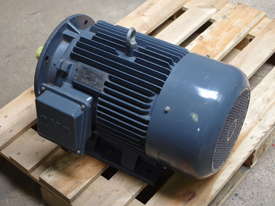 Electric motor  22 kw 4-pole - picture0' - Click to enlarge