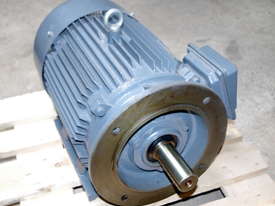 Electric motor  22 kw 4-pole - picture2' - Click to enlarge