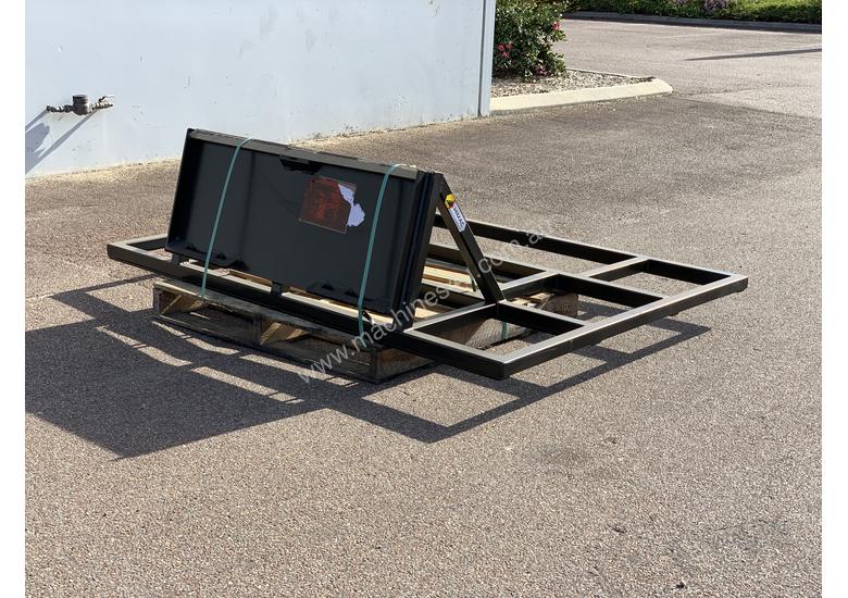 New himac ExDisplay Skid Steer 2m Level Spreader Bar Smudge Bar