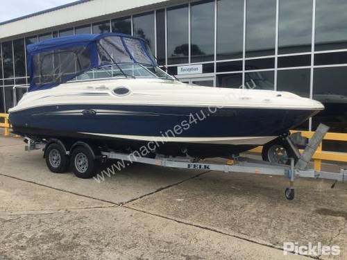 Buy Used Sea Ray 2007 Sea Ray Sundeck 240 Trailers in , - Listed on ...