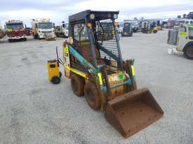 Toyota Huski 4SDK4 Skid Steer (MR085) - picture1' - Click to enlarge