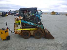 Toyota Huski 4SDK4 Skid Steer (MR085) - picture2' - Click to enlarge