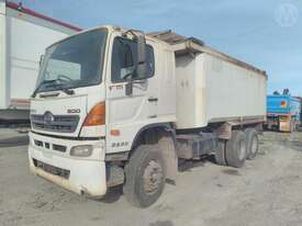 Hino 500 - picture1' - Click to enlarge