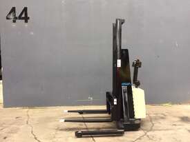 Crown 20MT130A Walkie Stacker - Refurbished & Repainted - picture1' - Click to enlarge