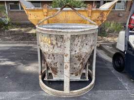 Concrete Kibble Bucket - picture0' - Click to enlarge