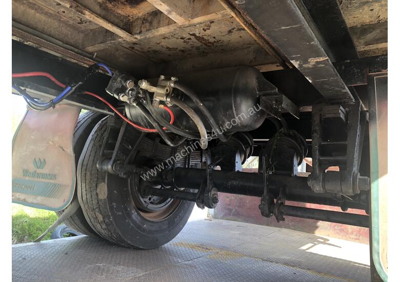 caption TIPPING TAG TRAILER
