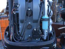 Suzuki 4 Stroke Outboard Engine - picture1' - Click to enlarge