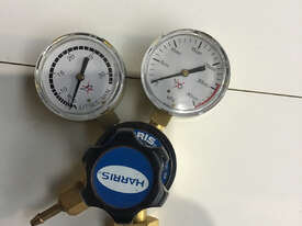 Harris Single Stage Cylinder Regulator Model 801 - picture0' - Click to enlarge