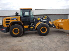 XC948 4T Lift capacity Wheel Loader IN STOCK NOW! - picture2' - Click to enlarge