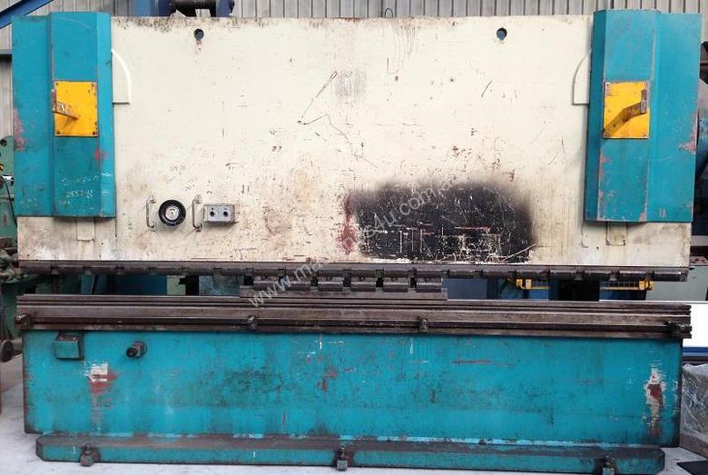 caption Adira QHD-15040 4M x 150Tonne press Brake