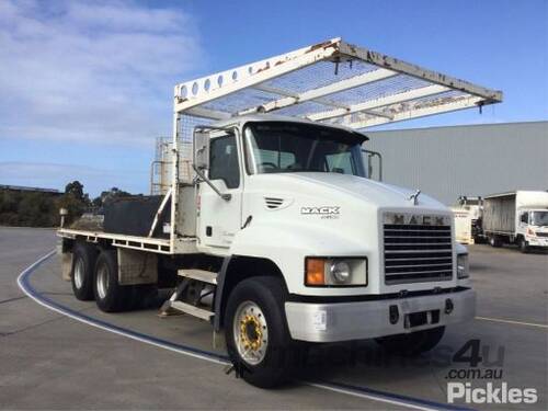 2005 Mack ML