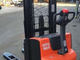 Used Toyota 1.2TON Electric Walkie Stacker - picture0' - Click to enlarge