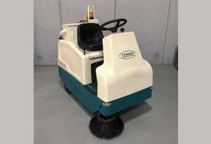 Second Hand Tennant 6100 Ride On Sweeper