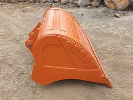 *BRAND NEW* 20 - 24  TONNE 1800mm | MUD BUCKET INC. WEAR PROTECTION & REVERSIBLE BOLT ON EDGE - picture0' - Click to enlarge