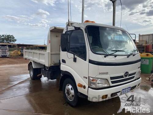 2010 Hino 300 816