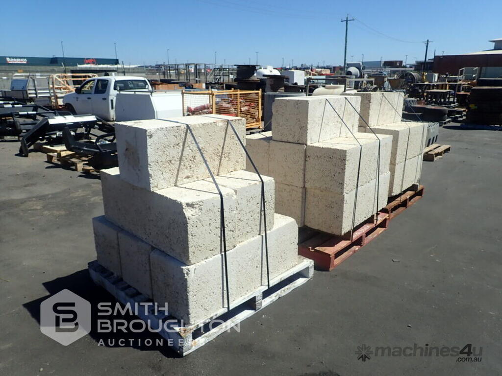Used 20 X RECONSTITUTED LIMESTONE BLOCKS Fencing in , Listed on