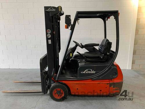 Linde Electric Forklift