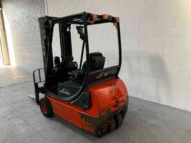 Linde Electric Forklift - picture0' - Click to enlarge