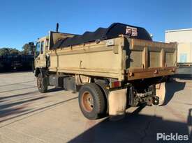 2000 Isuzu FTS 750 - picture2' - Click to enlarge