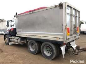 2003 Mack CX Vision - picture2' - Click to enlarge