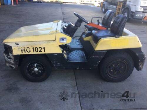 TOYOTA 02-2TD25 - TOW TUG - Hire