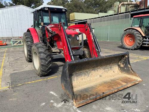 Massey Ferguson 445