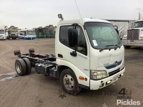 2012 Hino 300 Hybrid