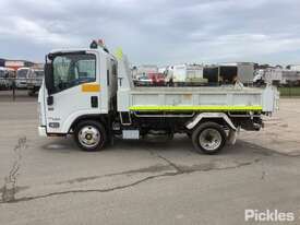 2018 Isuzu NLR 45-150 - picture1' - Click to enlarge