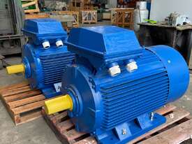 110 kw 150 hp 8-pole 740 rpm 415v 315L frame AC Electric Motor Mechtric Type Y2-315L-8E1 New  - picture0' - Click to enlarge