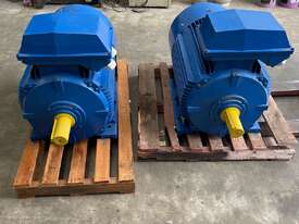 110 kw 150 hp 8-pole 740 rpm 415v 315L frame AC Electric Motor Mechtric Type Y2-315L-8E1 New  - picture1' - Click to enlarge