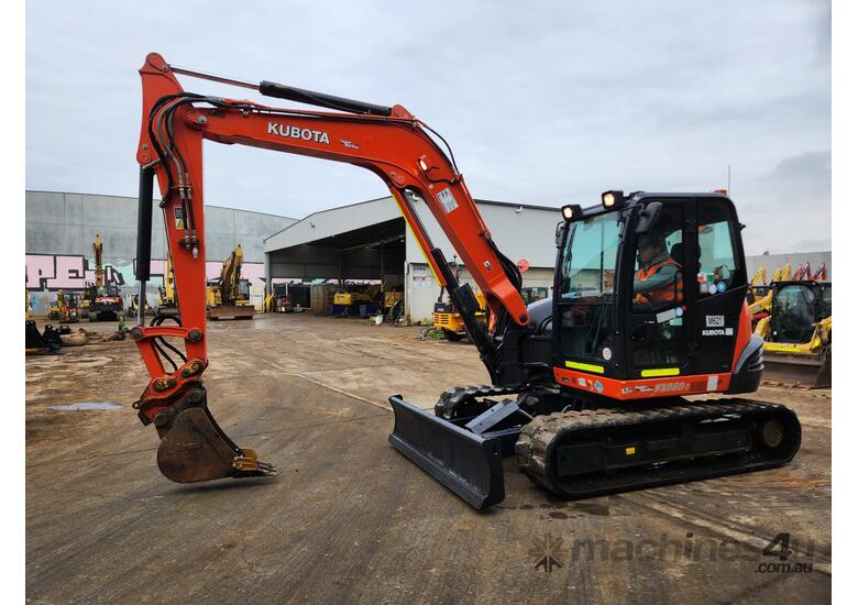 caption 2020 KUBOTA KX080 EXCAVATOR WITH FULL RAIL SPEC, RUBBER TRACKS AND LOW 1653 HOURS