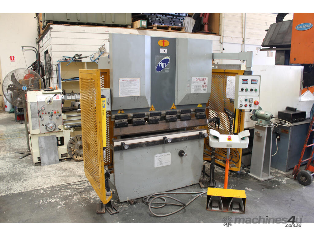 Used 2006 am machinery WC67Y 30 x 1320 Hydraulic Pressbrake Folder