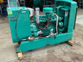 Generator 25KVA Onan Gas Set, only 300 hours run time! - picture0' - Click to enlarge