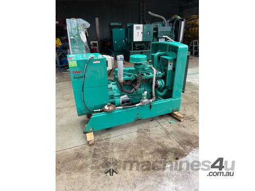 Generator 25KVA Onan Gas Set, only 300 hours run time!