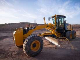 Grader 15.5T - Cummins Engine + Climate Controlled Cab - picture1' - Click to enlarge