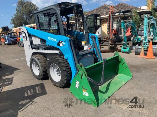 caption Toyota 5SDK852 hp Skid Steer Loader