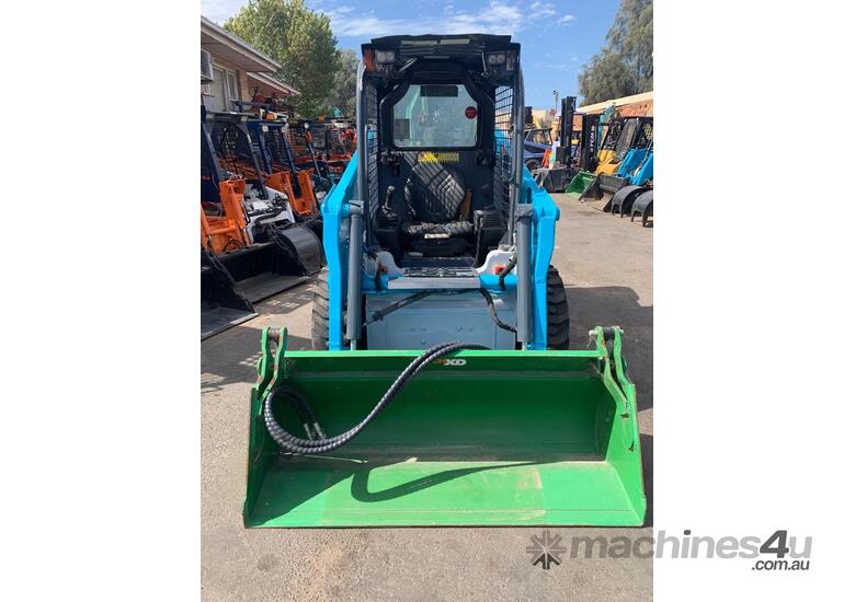 caption Toyota 5SDK852 hp Skid Steer Loader
