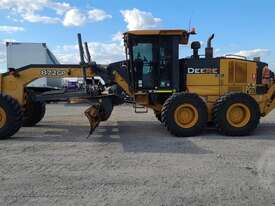 John Deere 872GP - picture2' - Click to enlarge