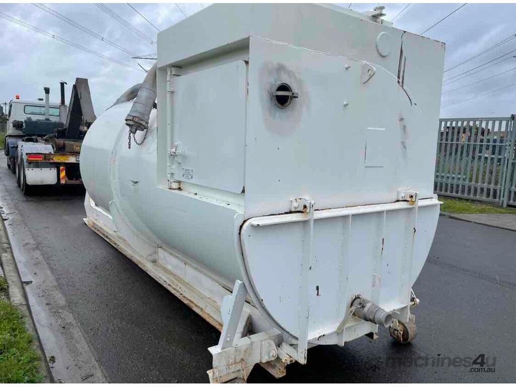 Buy Used Mecal Mecal Vacuum Interceptor Tank on Hooklift Vacuum Tanker