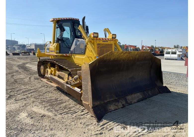 Used Komatsu D85ESS-2 Dozer In , - Listed On Machines4u