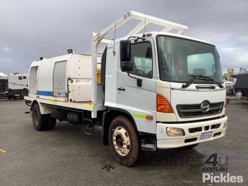 2010 Hino GH1J